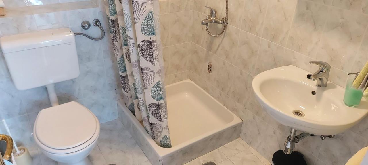 Apartmani Sladana Kampor Exteriör bild